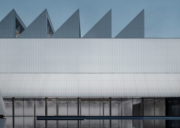 Why is the deposit of the 1980s within the first main essential modern artwork museum in Thailand