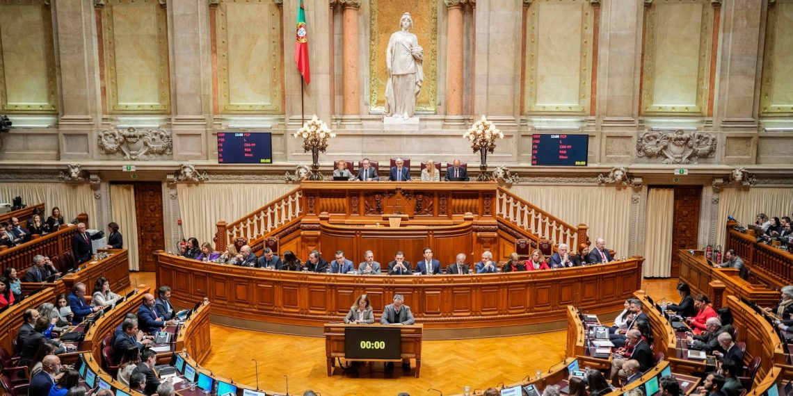 What you need to know concerning the collapse of the Portugal authorities