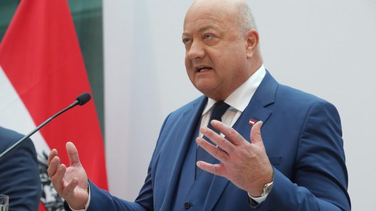 The brand new Austrian authorities takes workplace after 5-month await a brand new administration