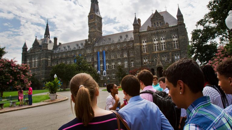 Worldwide research weigh new dangers to pursue larger training within the US underneath Trump
