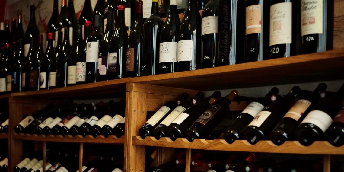 Now Trump threatens to use 200% tariffs to wine and the champagne of France and the European Union