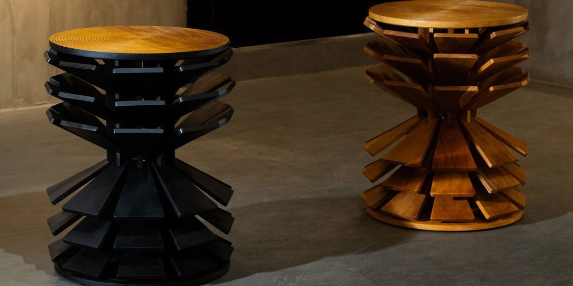 Salù Iwadi Studio Spiral Wolor Wings to kind Zangbeto facet desk