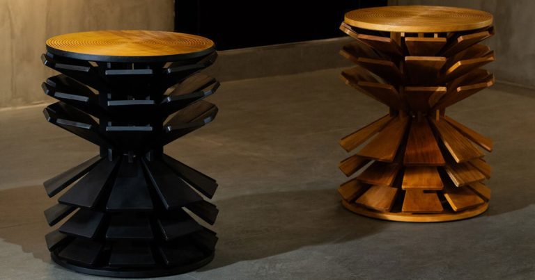 Salù Iwadi Studio Spiral Wolor Wings to kind Zangbeto facet desk