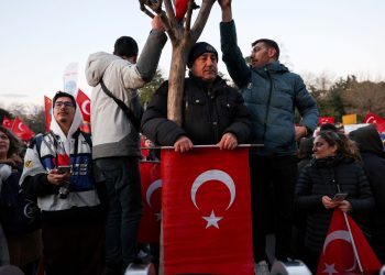 They arrested Istanbul’s chairman, President Erdogan’s major opponent, and college students protest on the highway