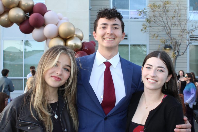 Mega Shabbat Unites UCSB Neighborhood for Evening of Meals, Friendship | Native Information