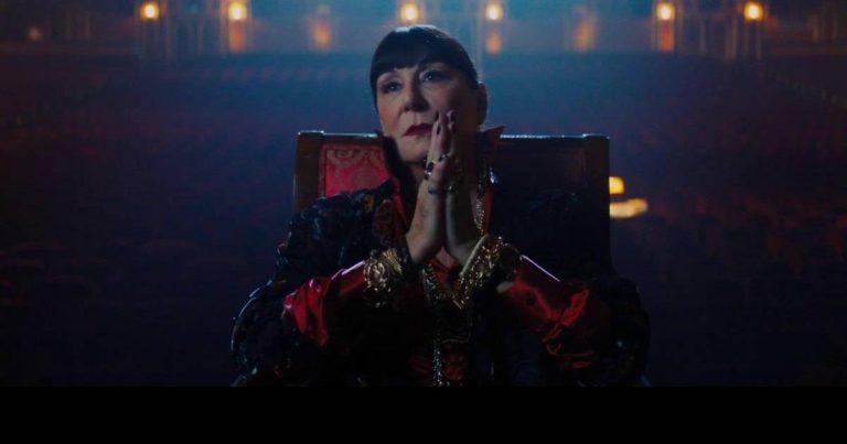 Anjelica Huston ‘within the clear’ following personal most cancers battle, Leisure Information