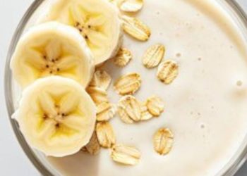 Make Wholesome And Filling Banana Peanut Butter Smoothie