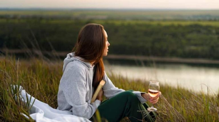 The Artwork Of Letting Go: Discovering Happiness By means of Give up | Life-style Information
