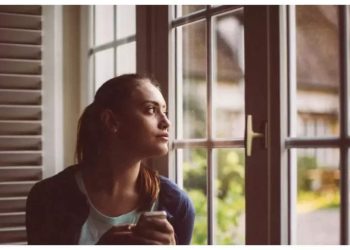 American physician reveals the REAL cause why folks cannot stand up early within the morning