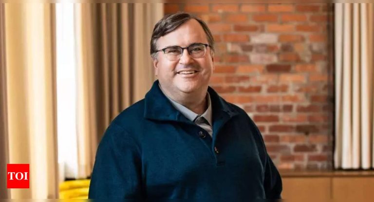 When the co-founder LinkedIn instructed the workers: Go residence, take dinner with household after which open laptops to …