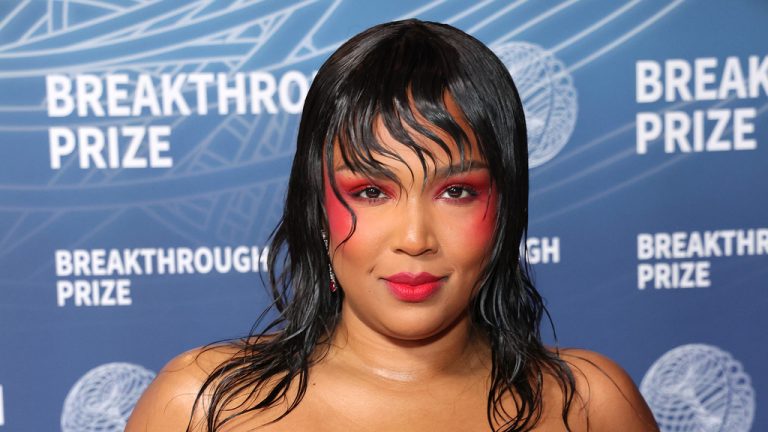 Lizzo reveals way of life modifications that led to weight reduction