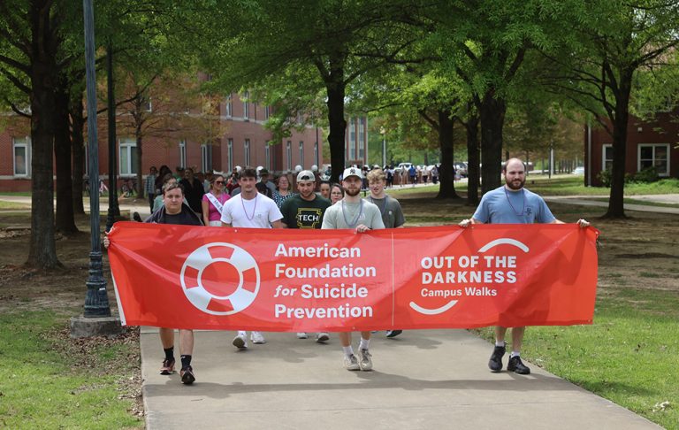 Atu Stroll raises $ 6,000+ to stop suicide
