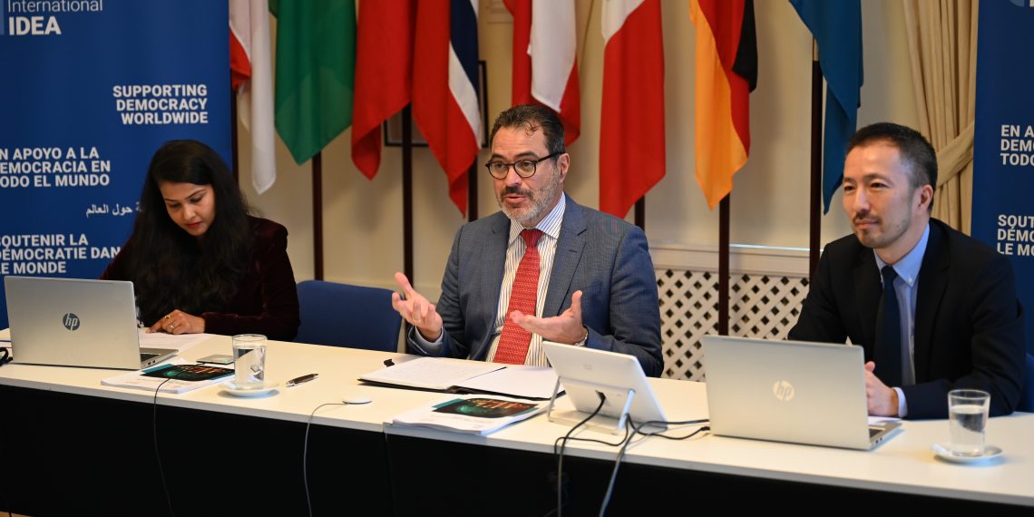 The invisible connection between corruption and political funds