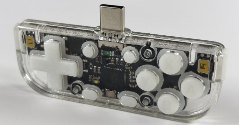 Gamepad printed 3D connects to smartphones for portrait sport