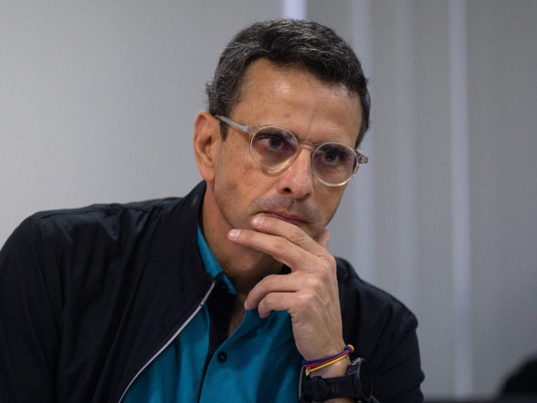 Henrique Capriles breaks the opposition pact and will probably be a candidate within the legislative elections which are referred to as by Nicolás Maduro