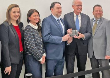 Sen. Moran receives Journey Champion Award | Information