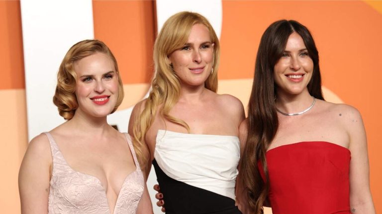 Demi Moore’s Daughters Make Uncommon Remark About Ex-Stepdad Ashton Kutcher
