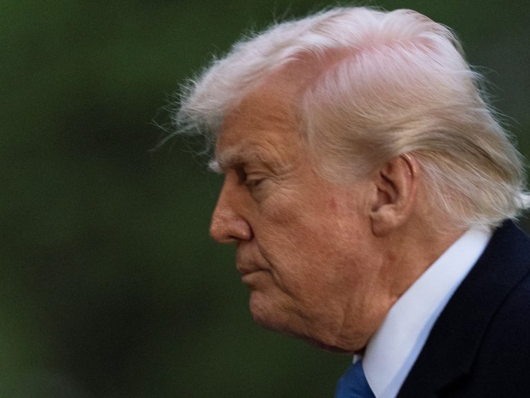 Donald Trump defends his tariffs and calls China “the best abuse of all” in the course of an extra drastic collapse of the luggage worldwide