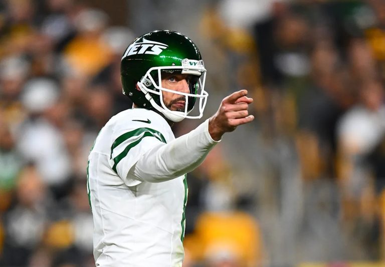 2025 NFL Company’s free updates: Aaron Rodgers had “productive day” with Steelers, labored with DK Metcalf