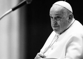 Occurs what occurs when the Pope dies?