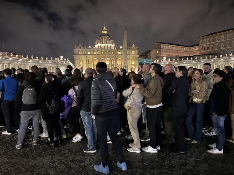 Rome’s evening doesn’t calm the folders’ dedication to say goodbye to Ponti