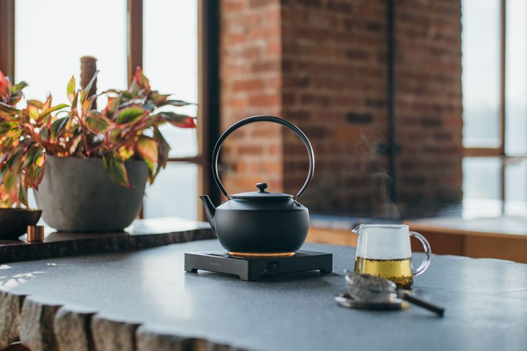 Moonkettle de Balmuda brings tea tradition into the home