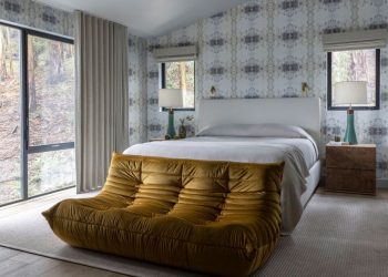 Lauren Andersen speaks of TV playback video games, Takashi Murakami, + extra