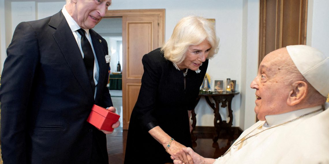 The Vatican reveals Francisco’s picture with Carlos and Camilla, and the hope of getting the Pope within the Holy Week is rising
