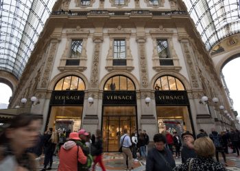 Prada buys rival vogue home Versace for $1.four billion