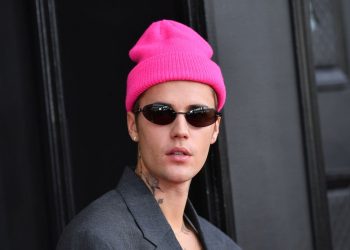 Justin Bieber declares break up from vogue model in since-deleted Instagram submit