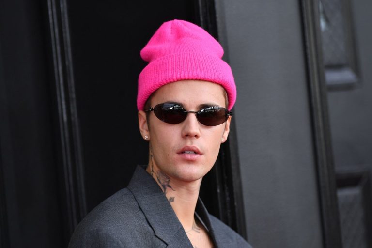 Justin Bieber declares break up from vogue model in since-deleted Instagram submit