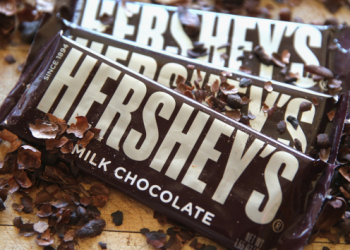 Finn Wittrock, Alexandra Daddario to star in Hershey chocolate biopic – Hometown Information