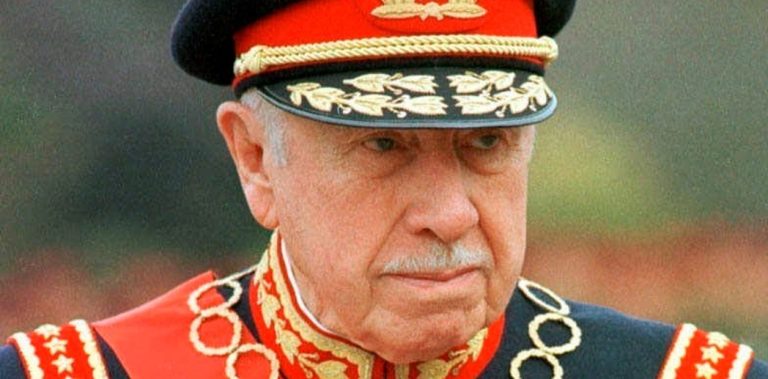Augusto Pinochet lacked senile dementia with the assistance of the Chilean authorities to keep away from detention, in keeping with a just lately revealed e book