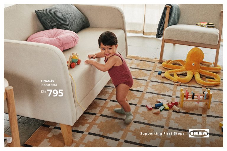 IKEA highlights its furnishings like child colleagues to take their first steps