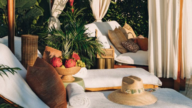 4 Seasons Gives White Lotus-Themed Expertise in Napa Valley