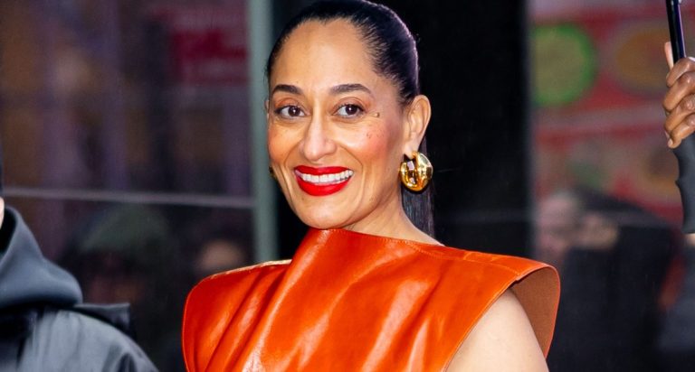 Tracee Ellis Ross’s Newest 'Matches Are Peak Vogue Objectives—However Can We Discuss About These Beautiful Crimson Stilettos?! – PureWow