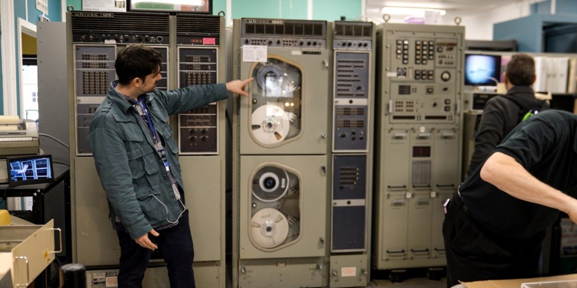 Why a whole lot collect to play with many years outdated computer systems