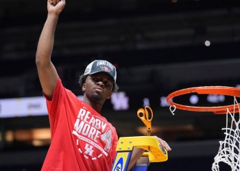 LJ Cryer, a champion in Baylor, following the second title NCAA with Houston vs. Florida