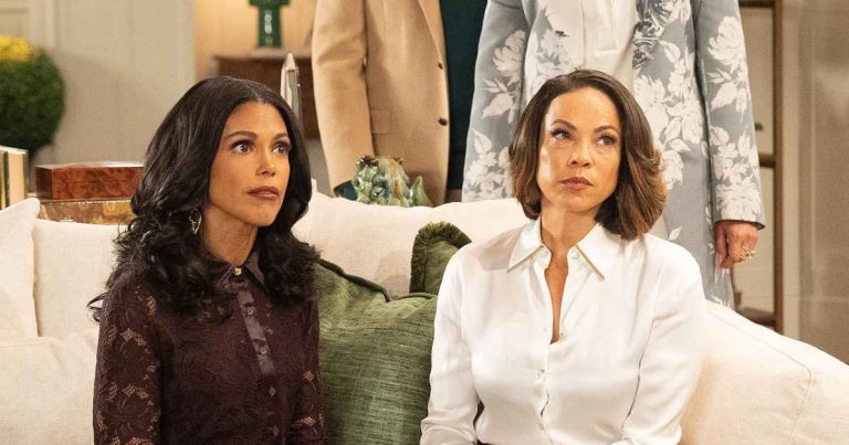 Cleaning soap Opera Behind-the-Scenes Tales: Exits, Drama and Extra