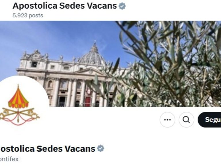 Pope Francis’s  disappears from the Vatican pages and reads: “Free See” as an alternative