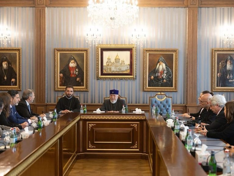 The key to Pope Francis found by the Armenian Patriarch, Karekin II