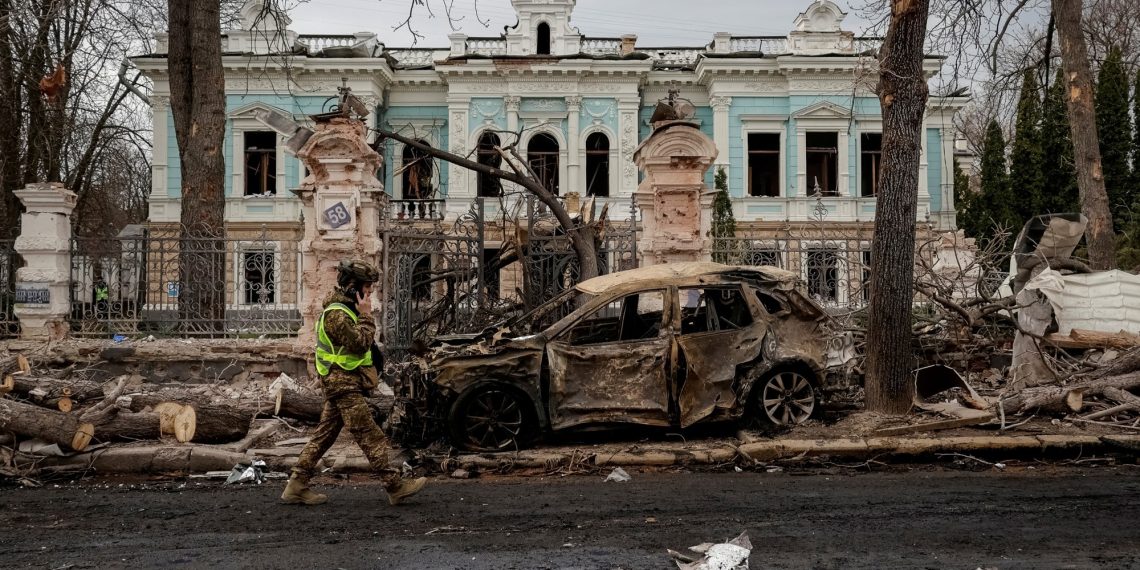 Love in occasions of struggle