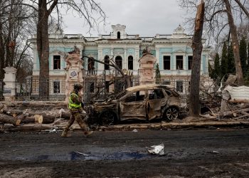 Love in occasions of struggle