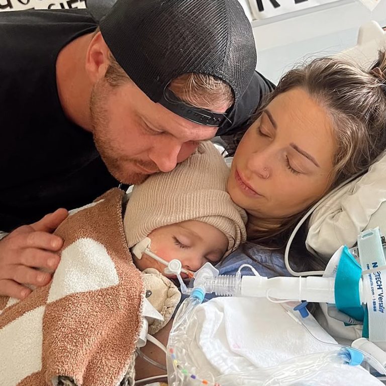 Influencer Lindsay Dewey's 22-Month-Outdated Son Dies After Mirror Falls on Him – E! On-line – E! On-line