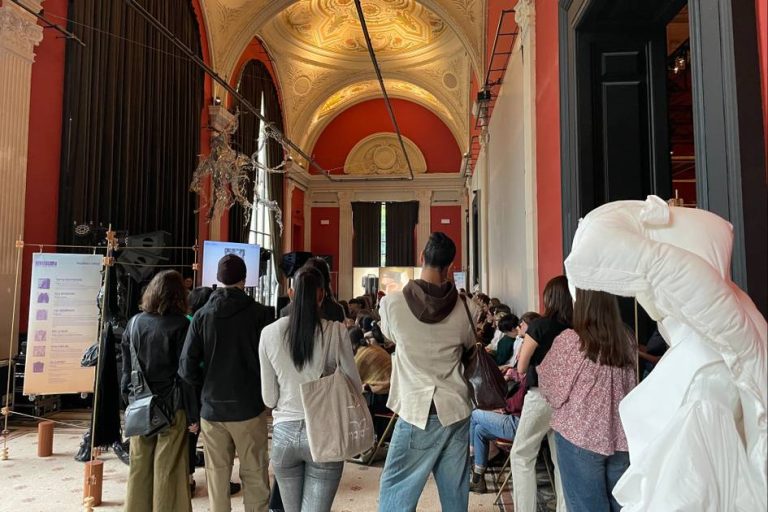 What to retain from Vogue-Z, vogue pageant at Palais Galliera