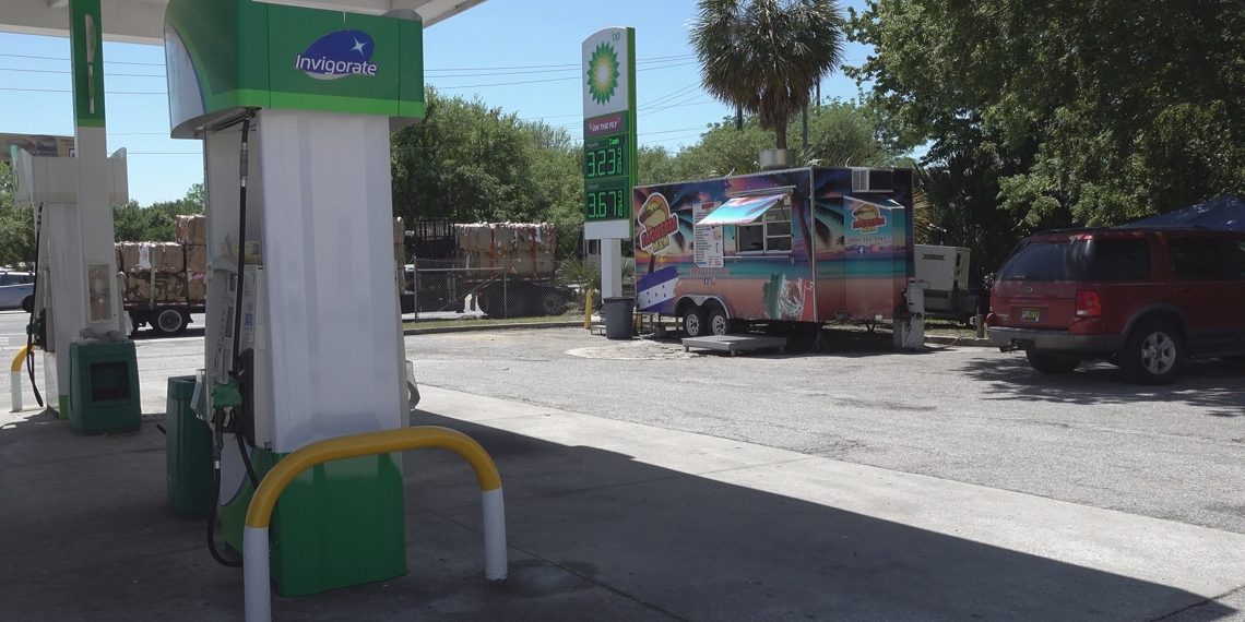 Jacksonville metropolis council bans meals vehicles at gasoline stations