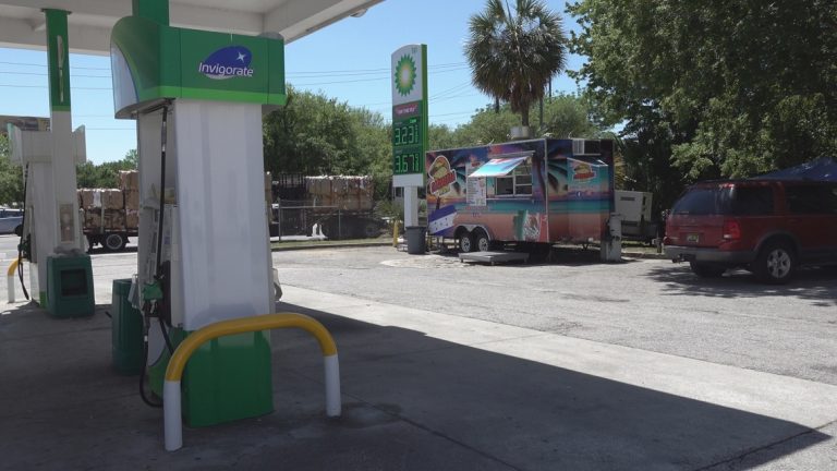 Jacksonville metropolis council bans meals vehicles at gasoline stations