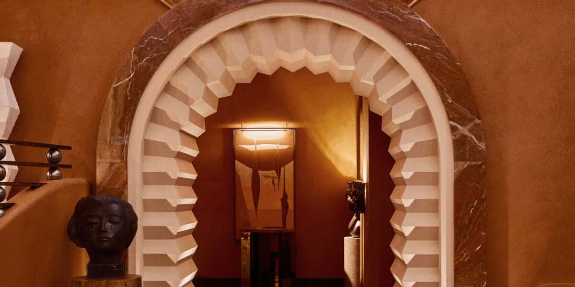 Caprini & Peller’s Camsino Cas Home Embracry Medanean Artwork Deco