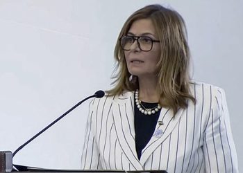 A Catholic girl contains new transitional authorities in Syria