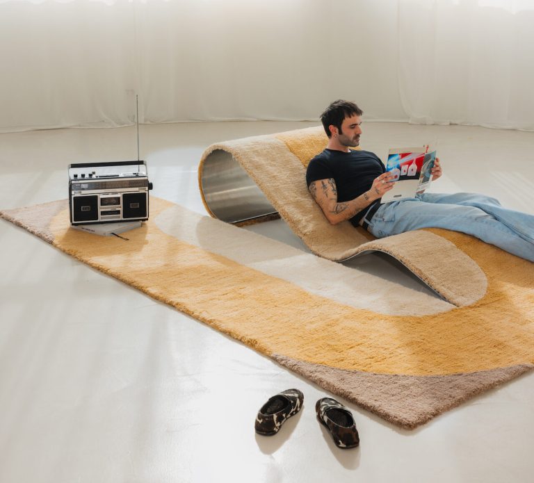 Carpet or saddle? Budde and Nando Studio say, why not each